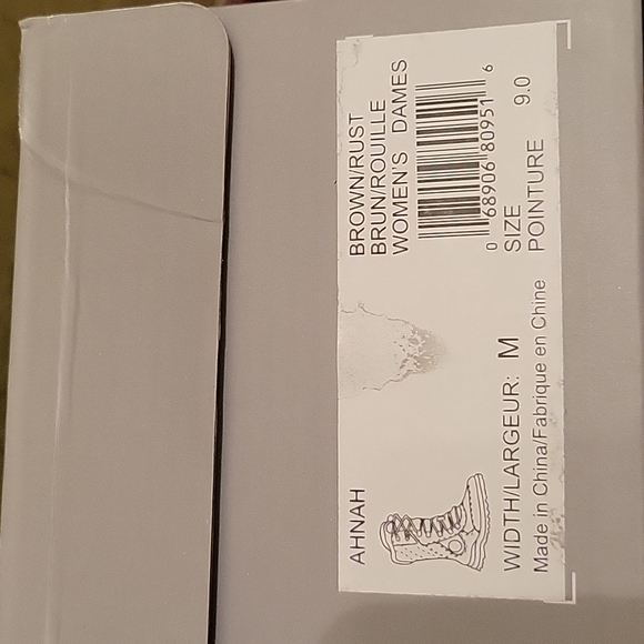 Aquatherm by Santana Canada Ahnah Snow Boots. Size 9. Width: M. - Picture 2 of 8